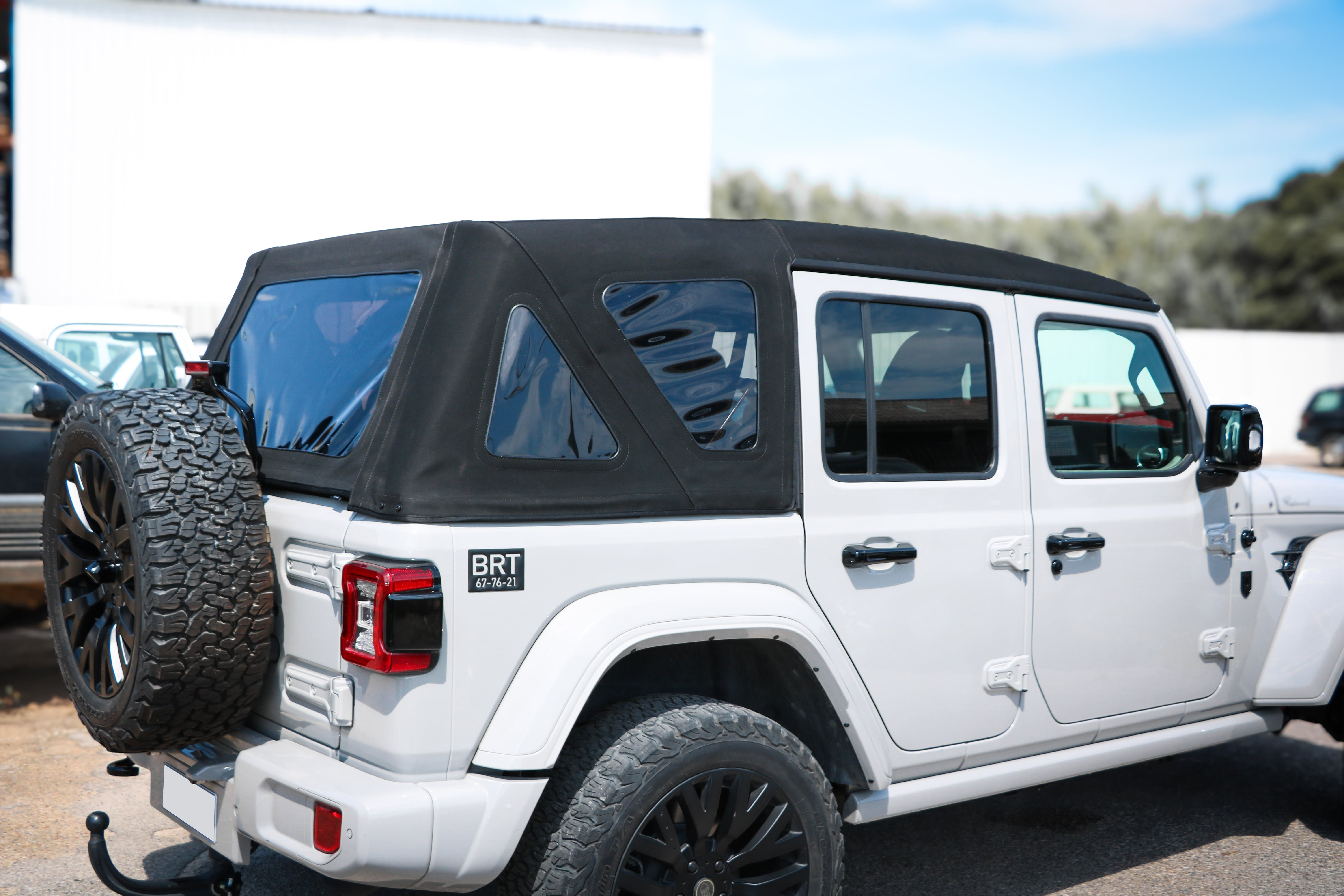 Split view for Prépa Wrangler JLU 3.6L V6 Version Brute