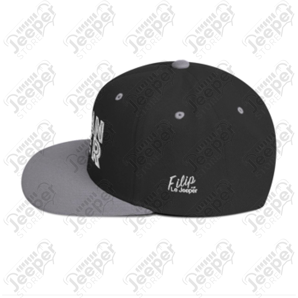 Casquette plate Jeep, couleur noire et grise écrit Wrangler en blanc