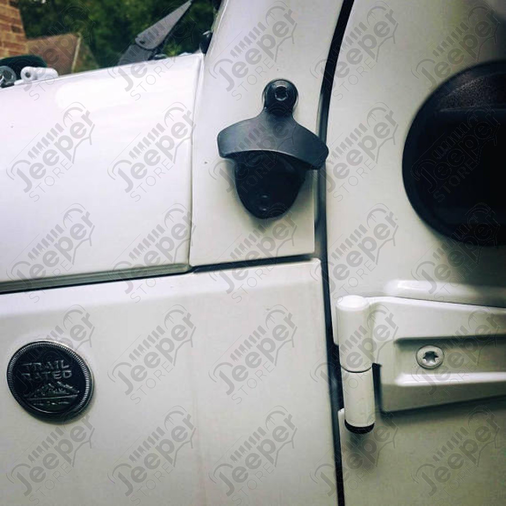 Décapsuleur Jeep pour bouteille à fixer sur caisse, mur, tableau de bord, ...