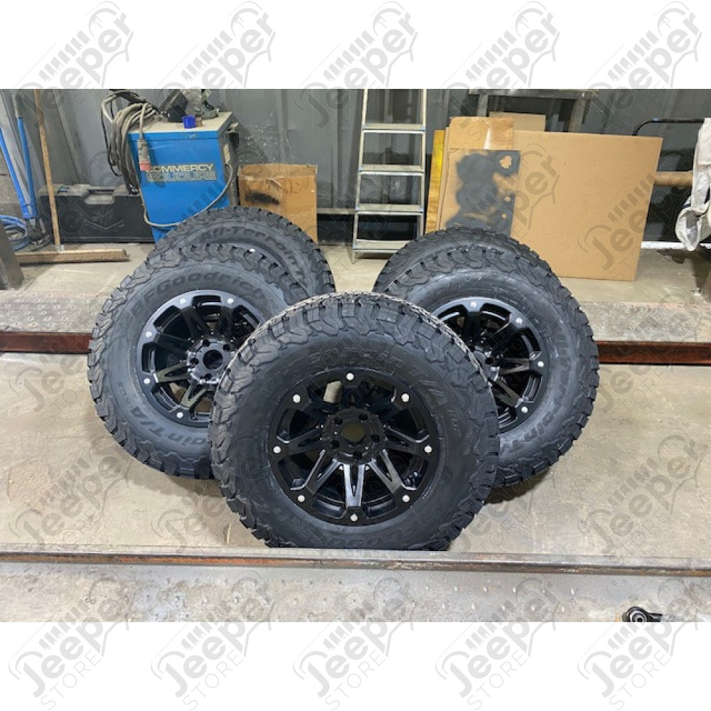 Pack de 5 roues complètes (montées et équilibrées) en 285/70R17 - entraxe: 5x127 - ET: -12 avec pneumatiques mixtes