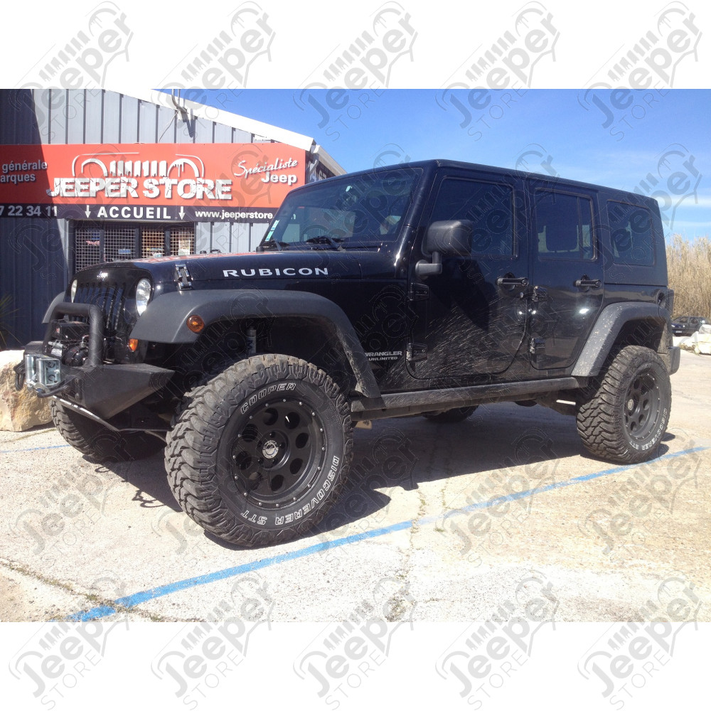 Pneu Cooper Discoverer STT Pro 33/12.50R17 114Q Le Cooper Discoverer STT est un pneu à sculpture profonde, à traction supérieure, fait pour la conduite tout-terrain et l'aventure. Idéal pour les SUV 4x4, les véhicules utilitaires légers et les camionnette