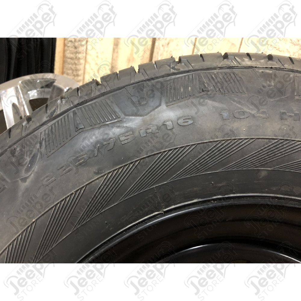 Lot de 5 roues complètes neuves (prêtes à monter) pneus Kumho Road Venture 225/75R16 et jantes Modular noire 5x114.3 - 8x16