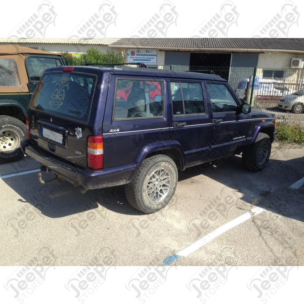 A VENDRE D'OCCASION: Jeep Cherokee XJ 2.5L TD 