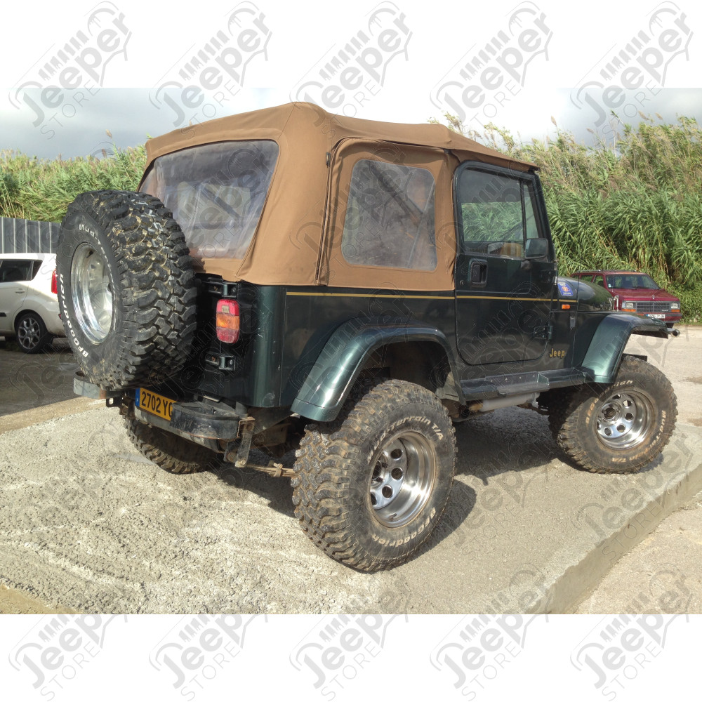 A VENDRE D'OCCASION: Jeep Wrangler YJ 4.0L année: 14/07/1992 4.0L essence 23 chevaux prix carte grise 391€ dans le gard 4 places accessoires et entretien: kit rehausse 4'' skyjacker body lift 2'' 5 jantes acier chromé 10x15 5 pneus BF Goodrich MU