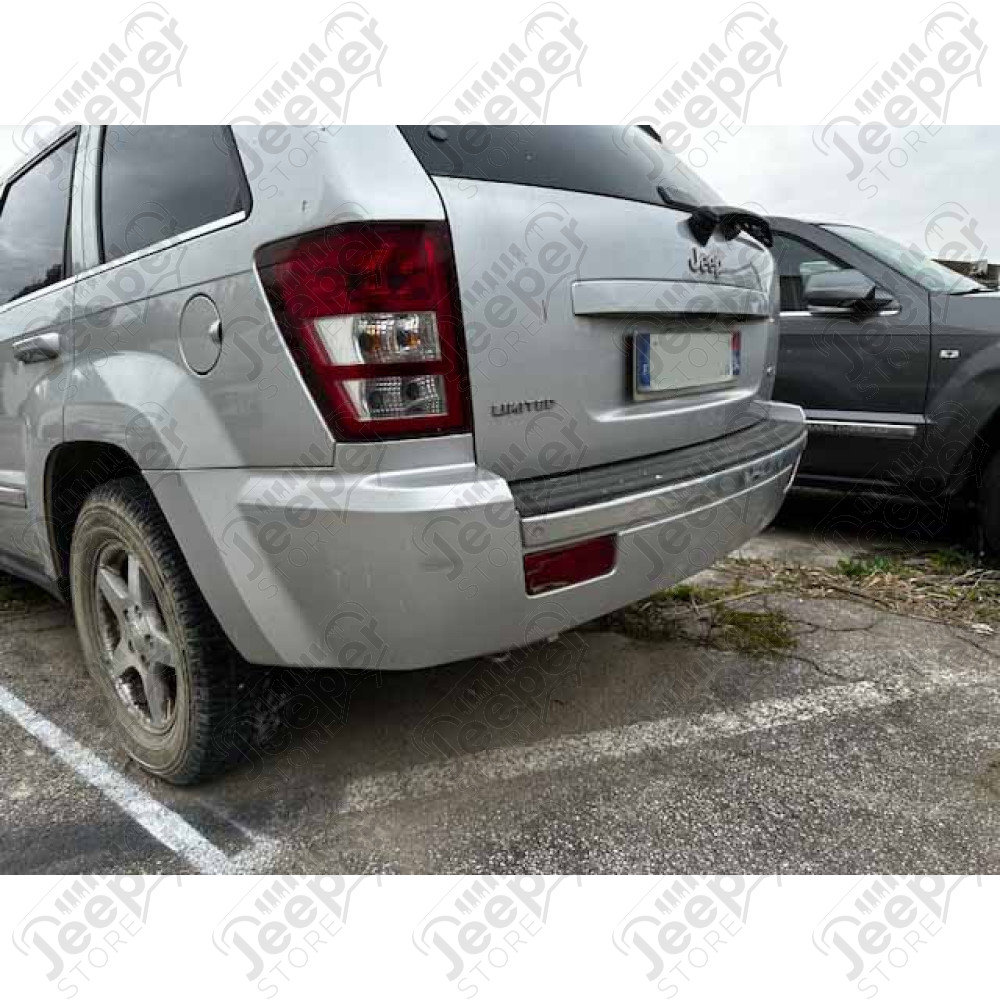 Occasion : Pare chocs arrière origine Mopar avec emplacements capteurs de stationnement et anti-brouillards pour Jeep Grand Cherokee WH, WK