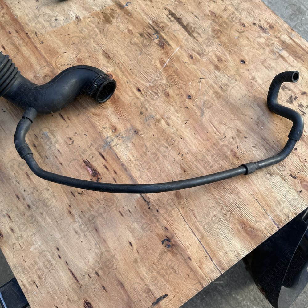Occasion : Tuyau reniflard sur tuyau de boîte à air 2.5L TD pour Jeep Cherokee XJ (1993-1996)