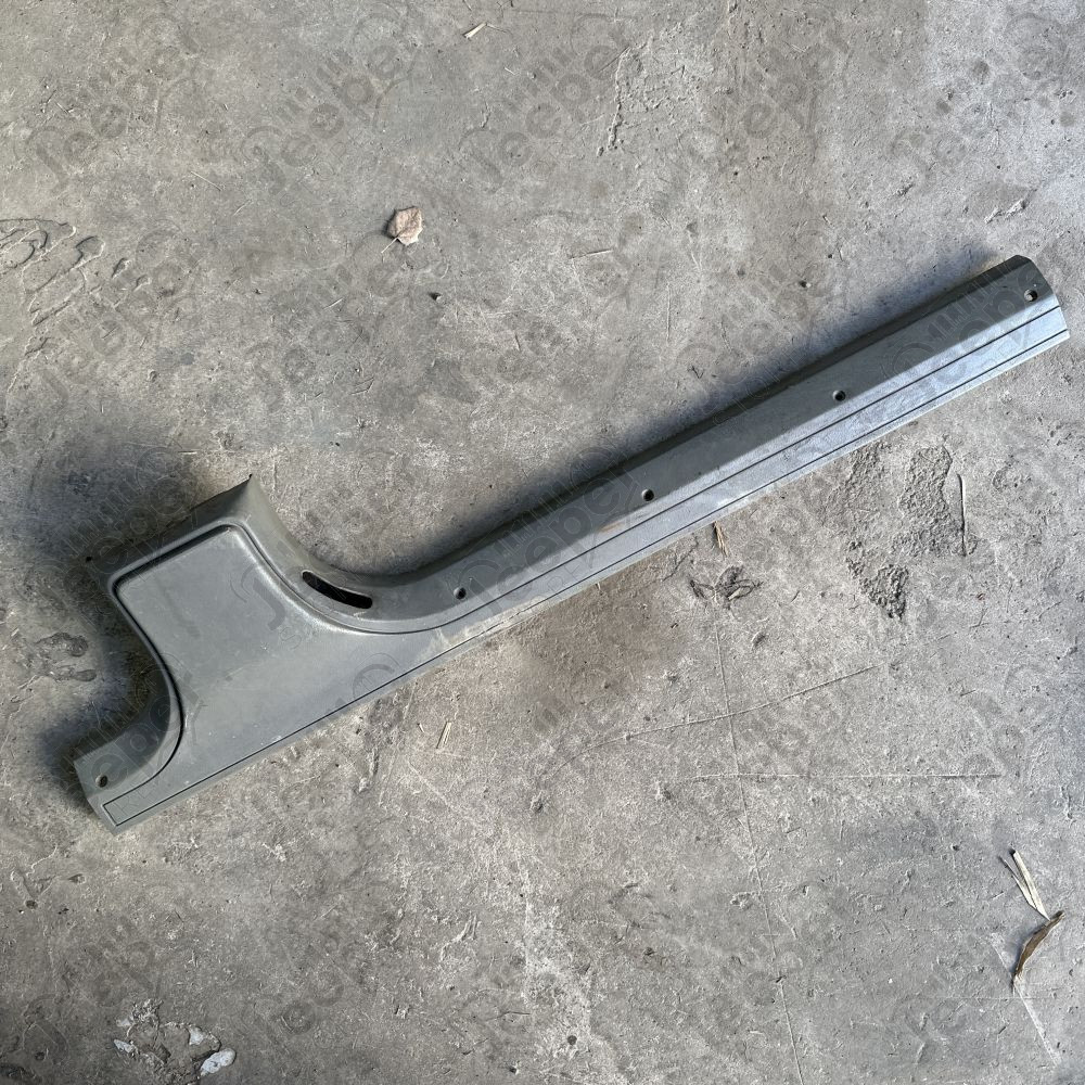 Occasion : Plastique intérieur gris (4 portes) pour Jeep Cherokee XJ (1984-1996)