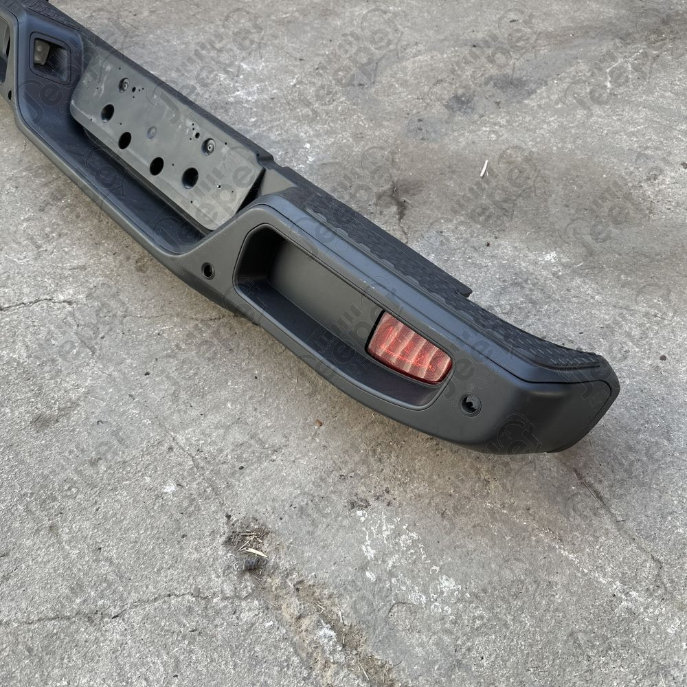 Occasion : Pare chocs arrière origine avec anti brouillard pour Jeep Gladiator JT (2020-)