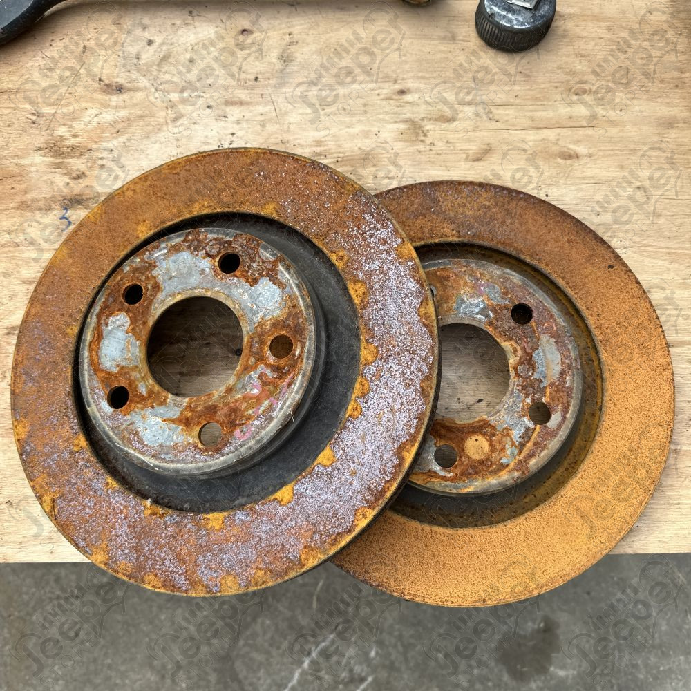 Occasion : Lot 2 disques de frein avant (diamètre: 33cm) pour Jeep Wrangler JK (2011-2018)