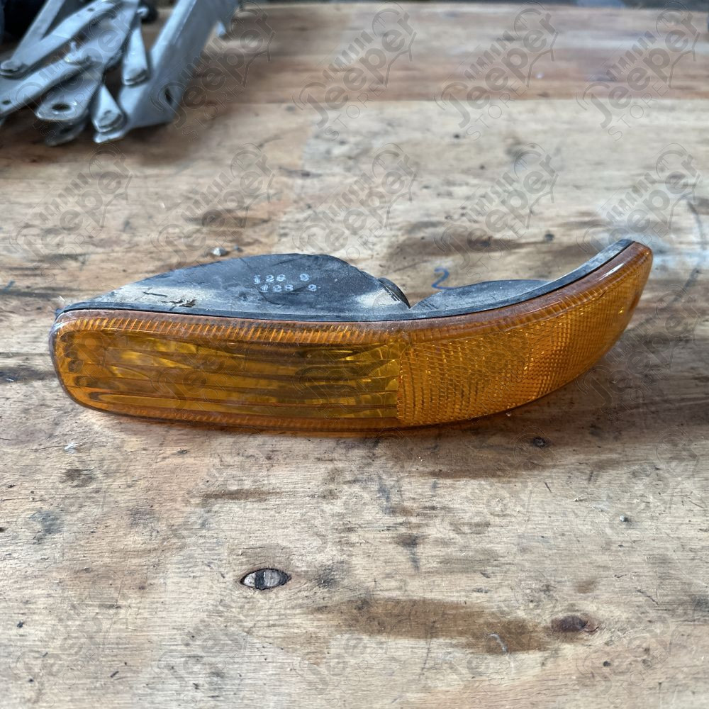 Occasion : Clignotant avant gauche pour Jeep Cherokee Liberty KJ (2002-2004)