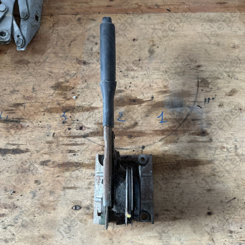 Occasion : Levier de frein à main (conduite anglaise) pour Jeep Cherokee Liberty KJ (2002-2004)