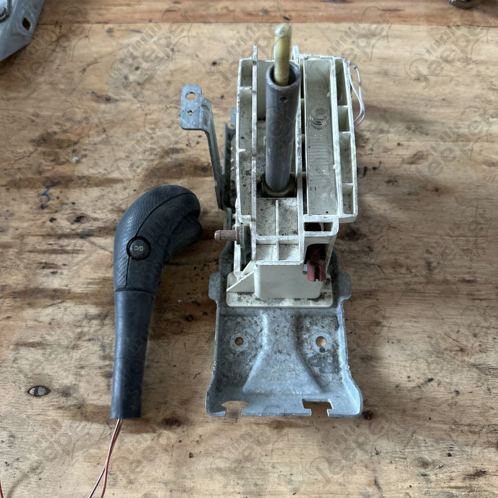 Occasion : Levier de vitesses boîte automatique (conduite anglaise) pour Jeep Cherokee Liberty KJ (2002-2004)