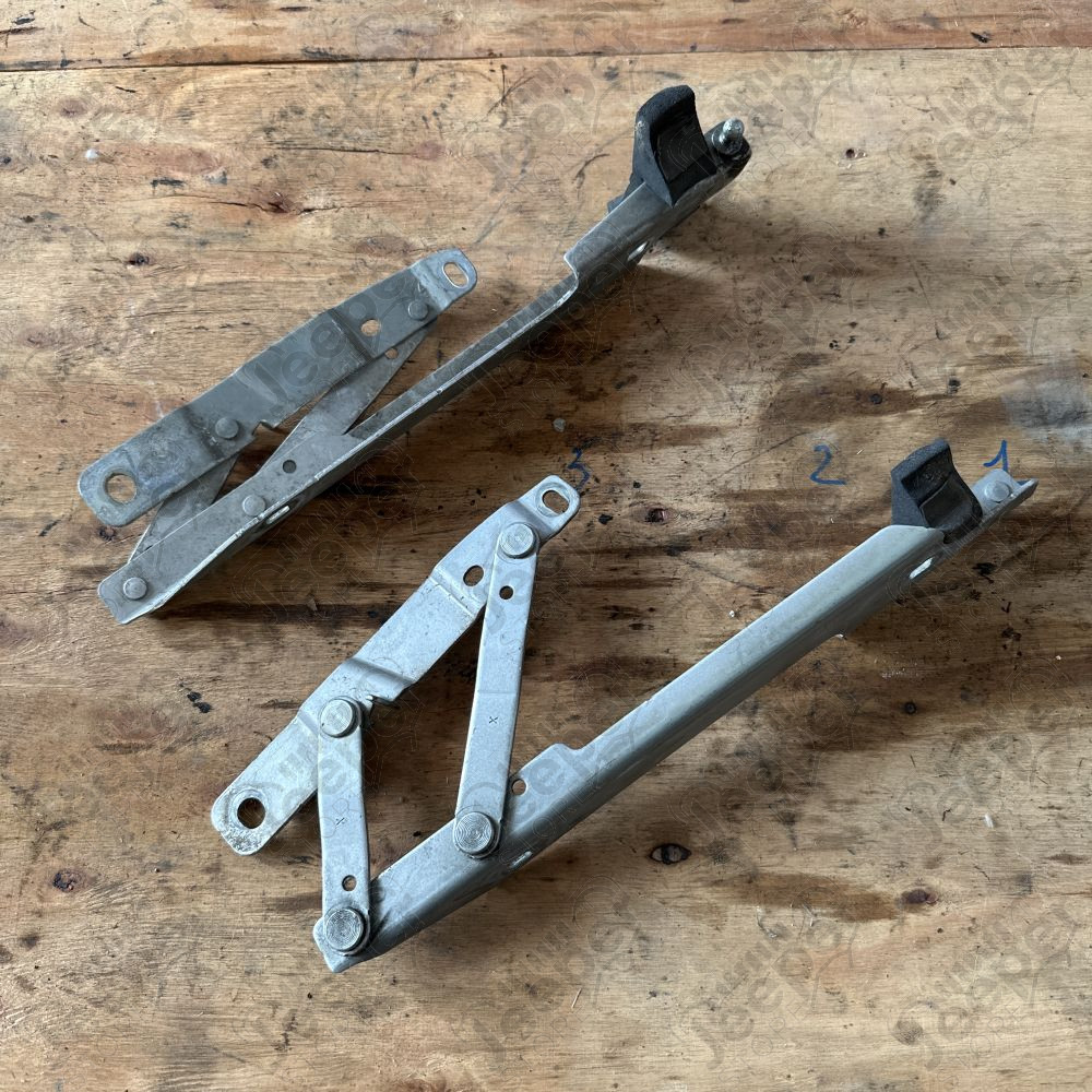 Occasion : Charnières de capot moteur (gauche et droit) pour Jeep Cherokee Liberty KJ (2002-2004)