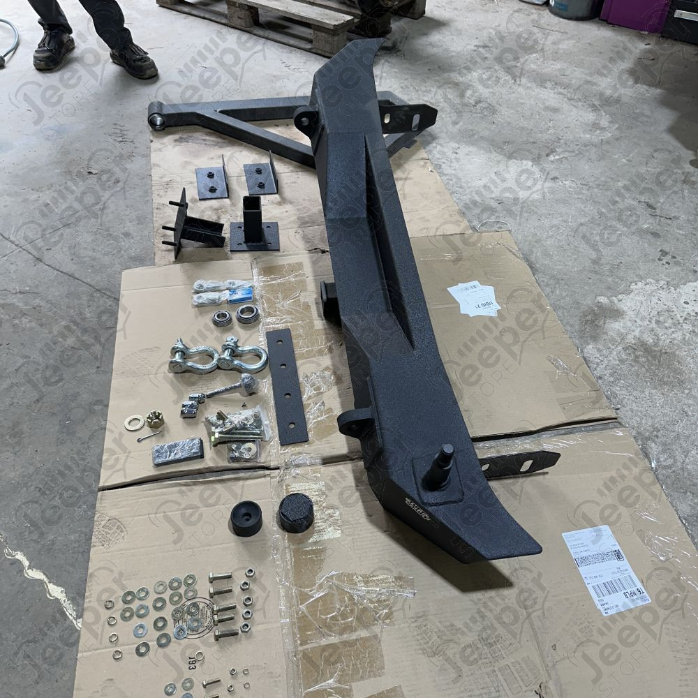 Occasion : Pare chocs arrière avec porte roue de secours (incomplet) pour Jeep Wrangler JK (2007-2018)