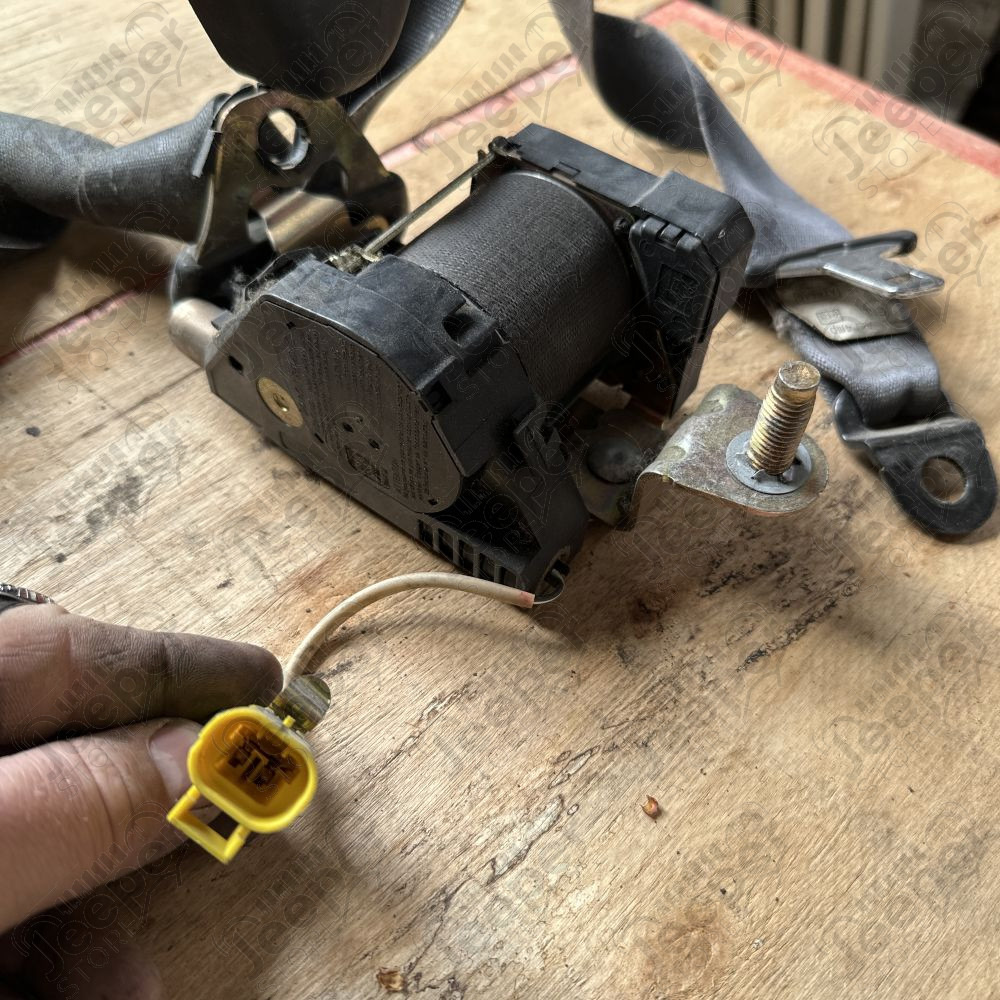 Occasion : Ceinture de sécurité avant droite (conduite anglaise) pour Jeep Cherokee Liberty KJ (2002-2004)