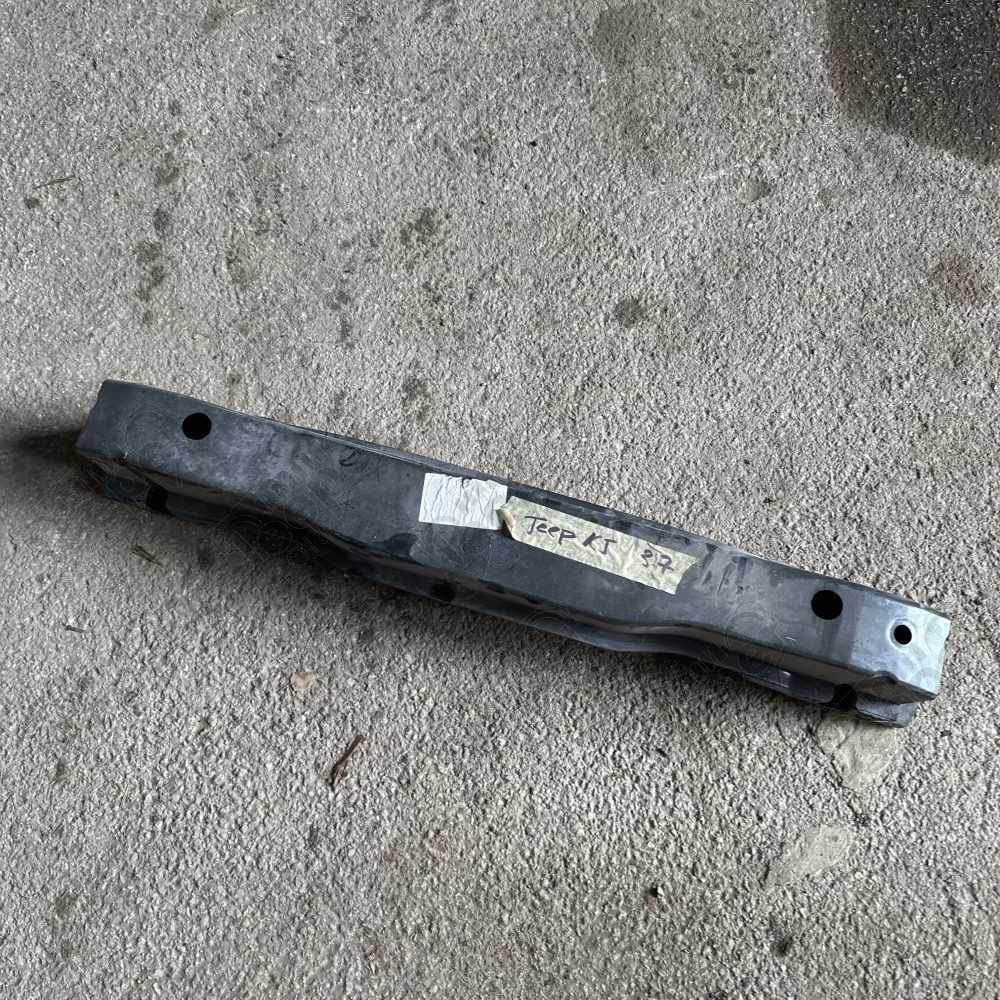Occasion : Traverse plastique avant de pare chocs pour Jeep Cherokee Liberty KJ (2002-2004)