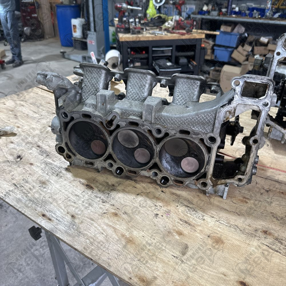 Occasion : Culasse moteur gauche pour moteur 3.7L V6 pour Jeep Cherokee Liberty KJ (2002-2004)