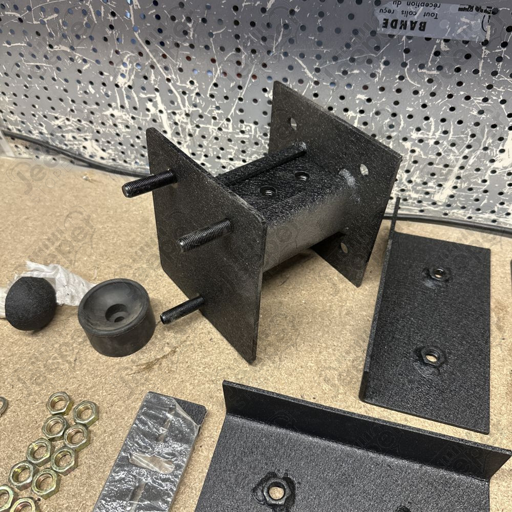 Occasion : Fixation et support de roue pour pare chocs arrière réf : 51-JS-3498 pour Jeep Wrangler JK pour Jeep Wrangler JK (2007-2018)