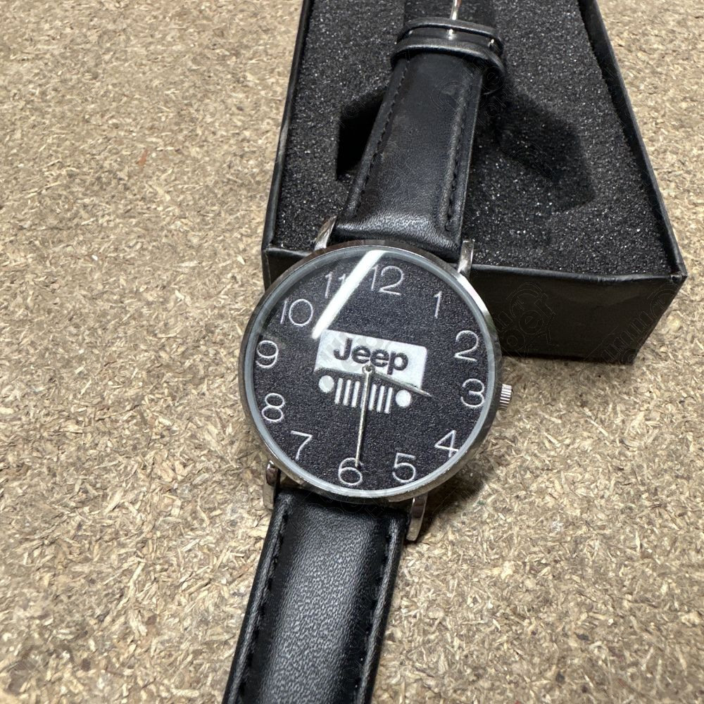 Montre Jeep avec calandre noir