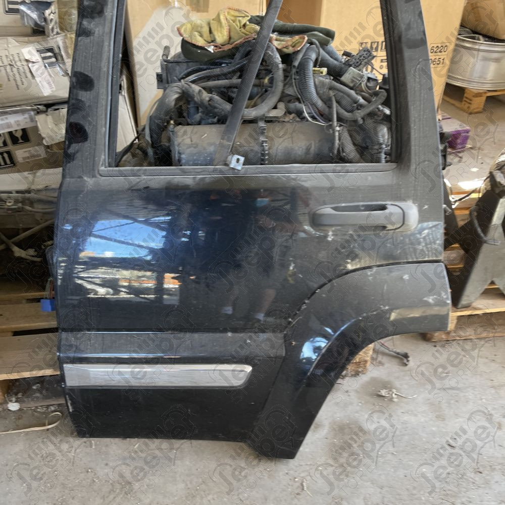 Occasion : Porte arrière gauche noir pour Jeep Cherokee Liberty KJ (2005-2007)