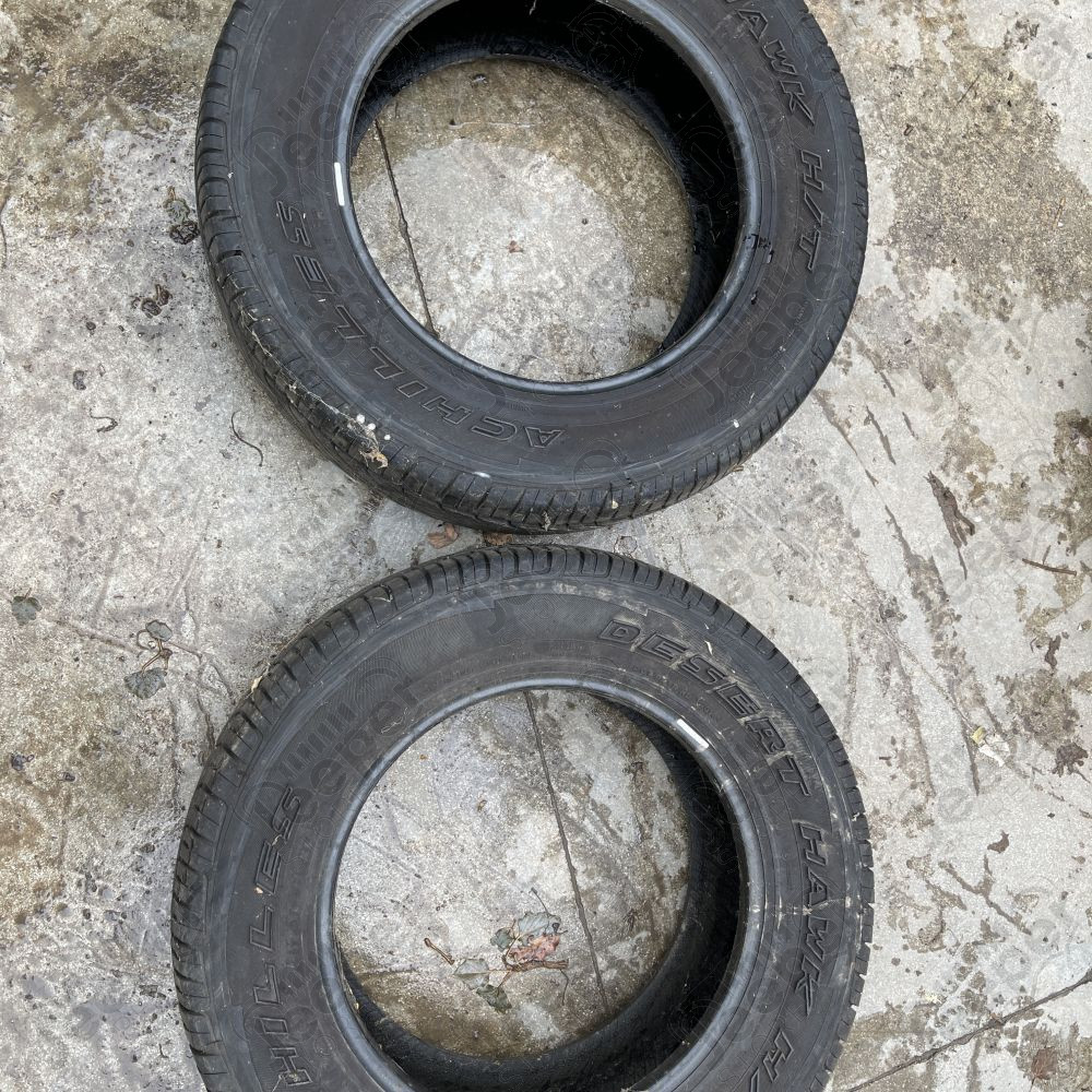 Occasion : Lot de 2 pneus Achilles Desert Hawk 245/65R17 (compatibilité : voir description)