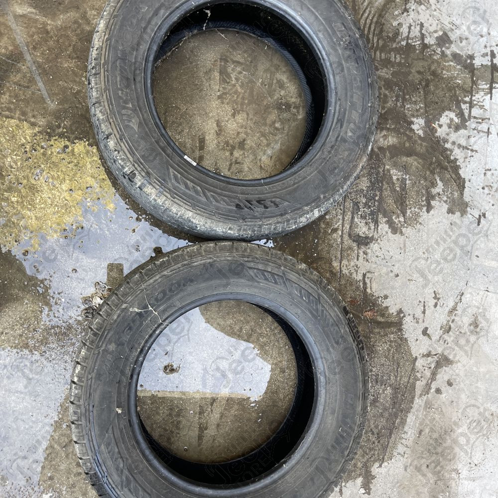 Occasion : Lot 2 de pneus Hankook Dynapro 235/65R17 - Pneus 4x4 d'occasion