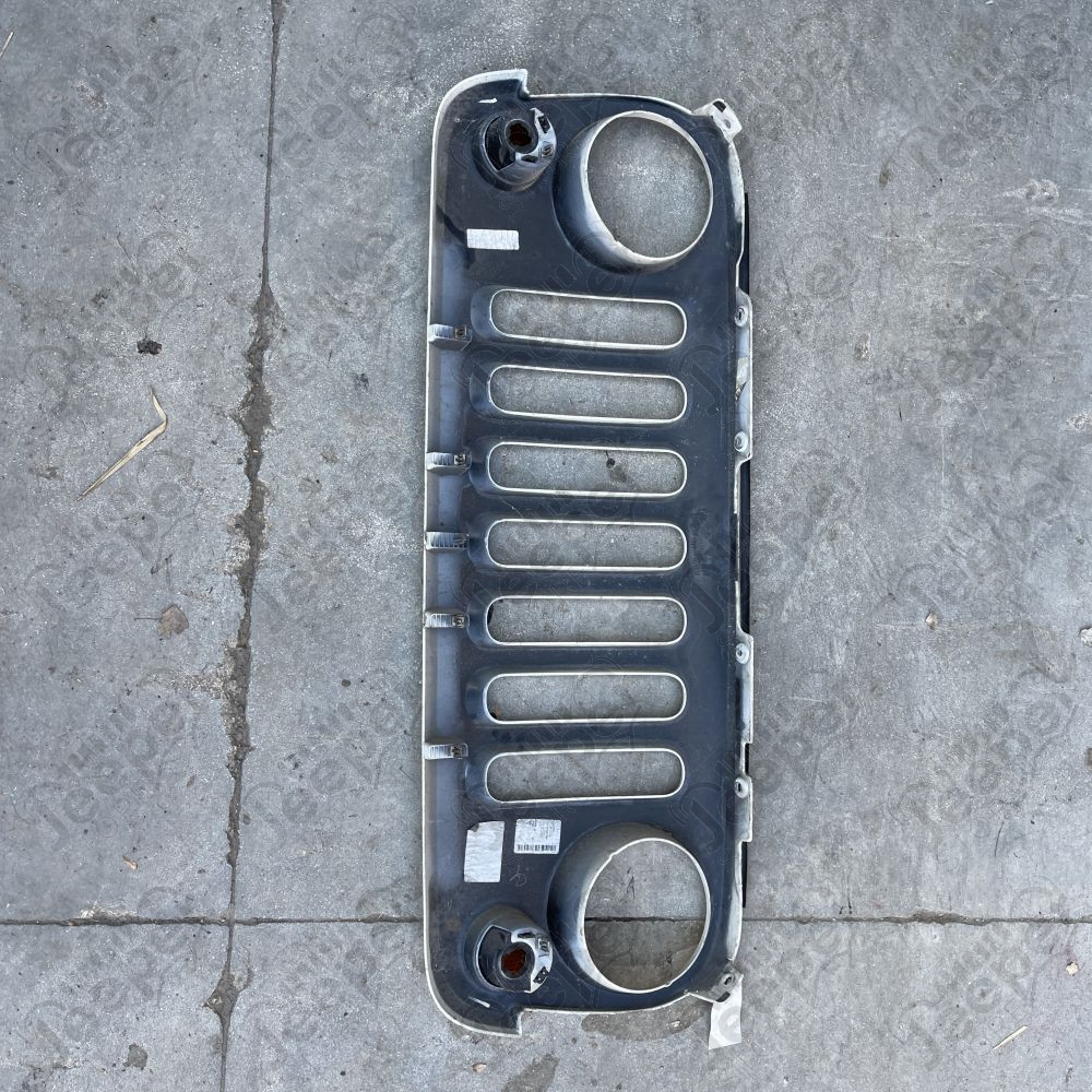 Occasion : Calandre blanche avec 2 clignotants pour Jeep Wrangler JK (2007-2018)