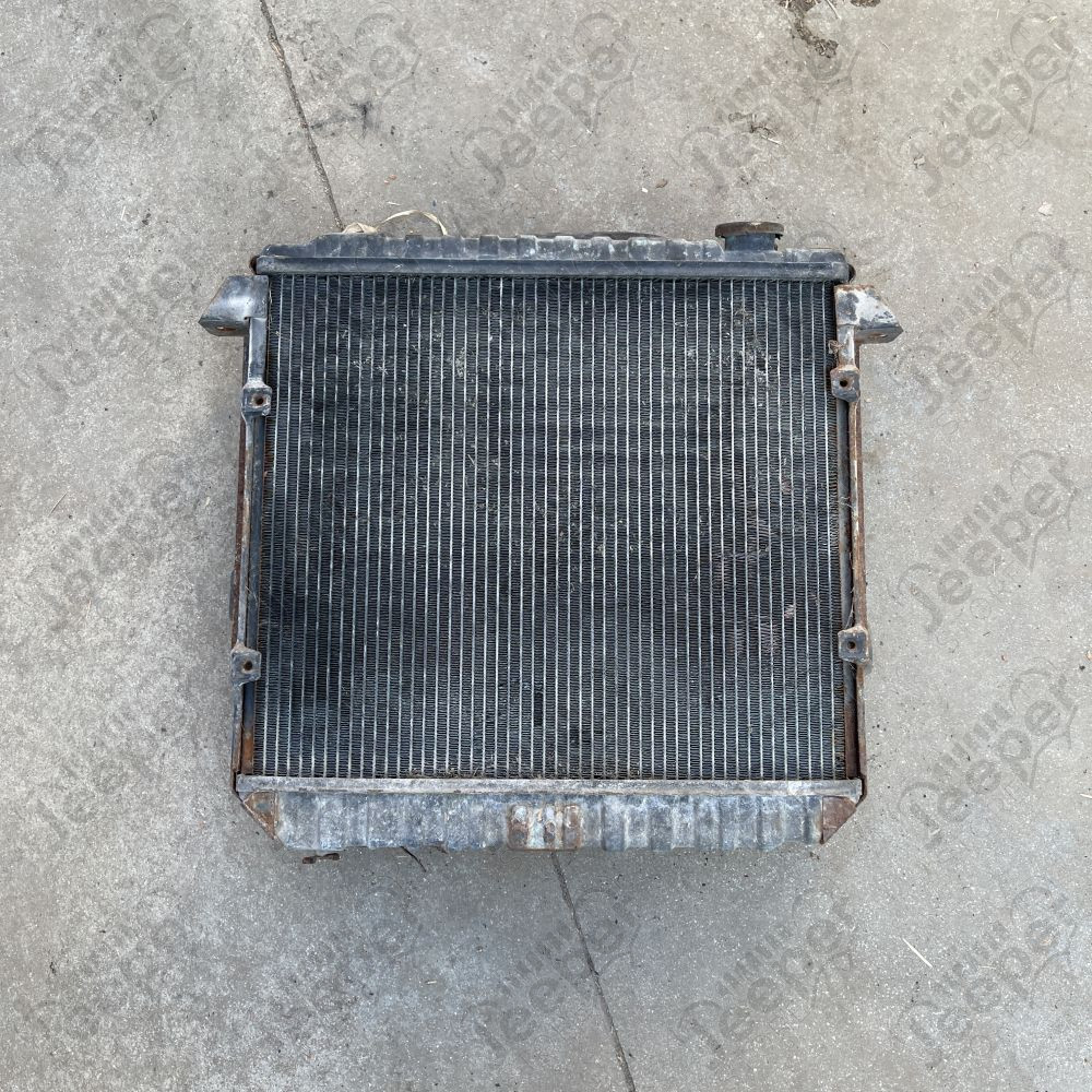 Occasion : Radiateur moteur 2.1L Diesel (a refaire) pour MJ, XJ (1984-1993)