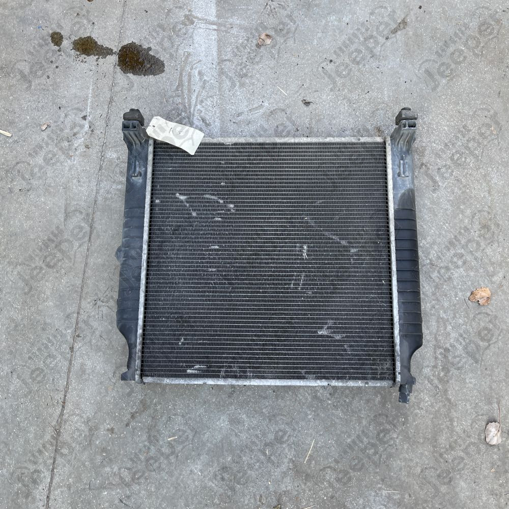 Occasion : Radiateur moteur 2.8L CRD pour Jeep Cherokee Liberty KJ (2005-2007)