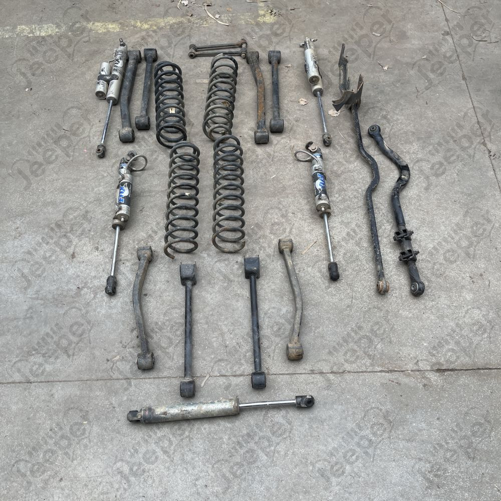 Occasion : Kit rehausse 4’ (+10cm) OME avec amortisseurs Fox 2.0 réglable pour Jeep Wrangler JK (2007-2018)