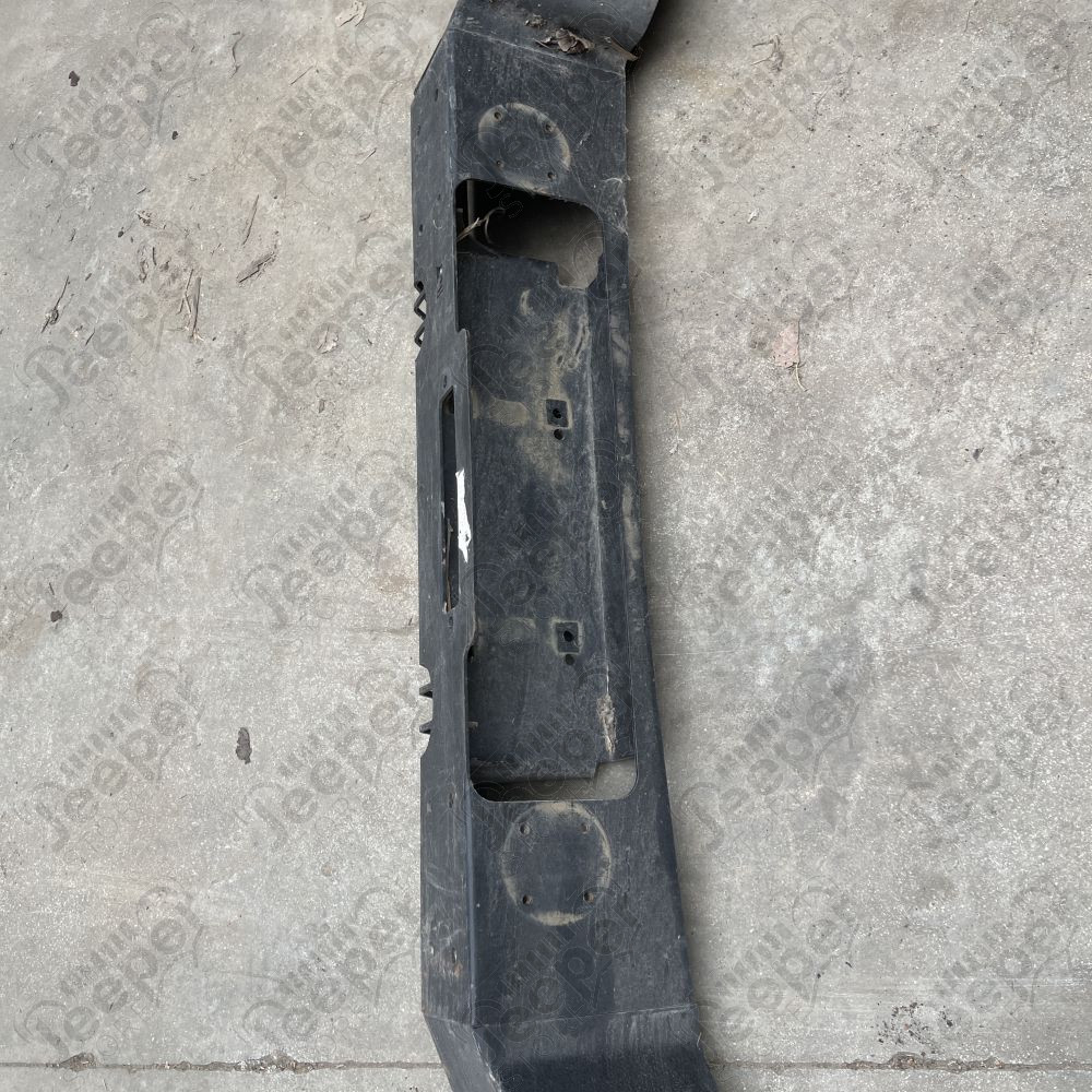 Occasion : Pare chocs avant avec porte treuil (partie centrale) Rugged Ridge pour Jeep Wrangler JK (2007-2018)