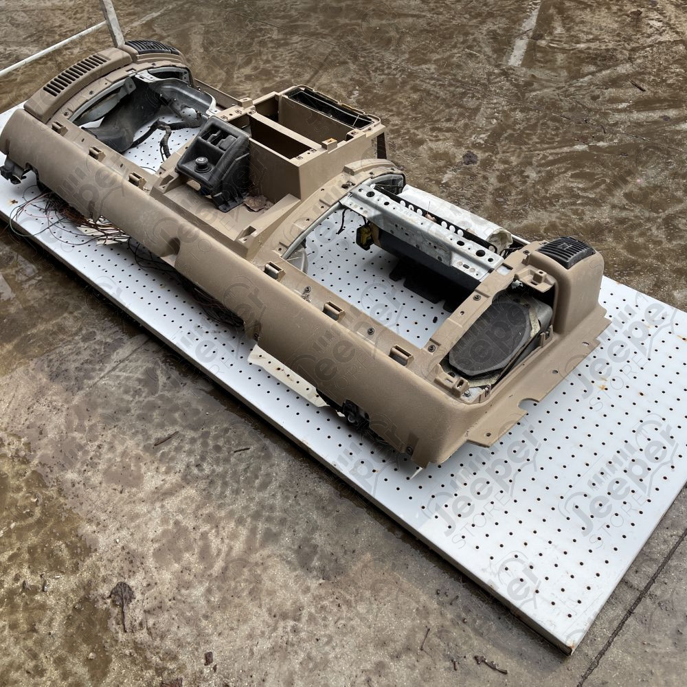 Occasion : Tableau de bord beige pour Jeep Wrangler TJ (1996-2002)
