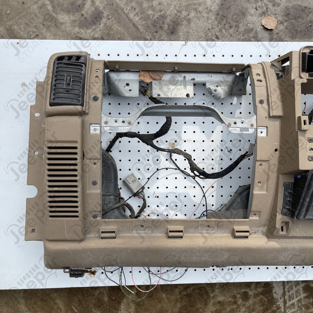 Occasion : Tableau de bord beige pour Jeep Wrangler TJ (1996-2002)