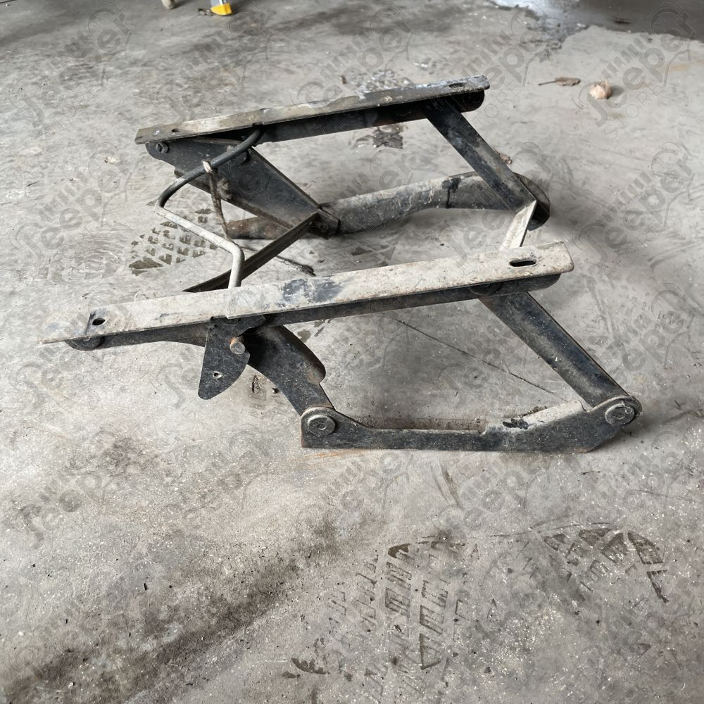 Occasion : Armature de siège droit pour CJ7, CJ8, YJ (1976-1995)