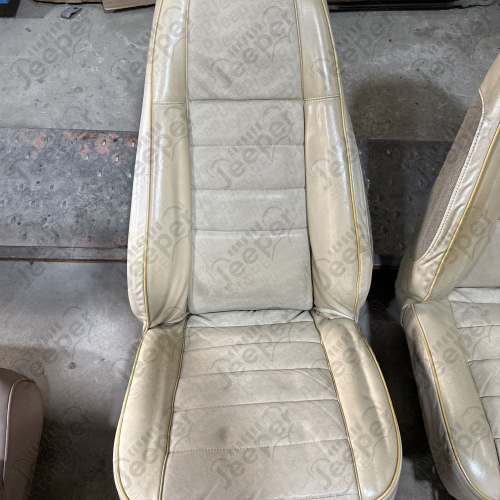 Occasion : Lot de 2 sièges avant origine beige pour CJ7, CJ8, YJ (1976-1995)