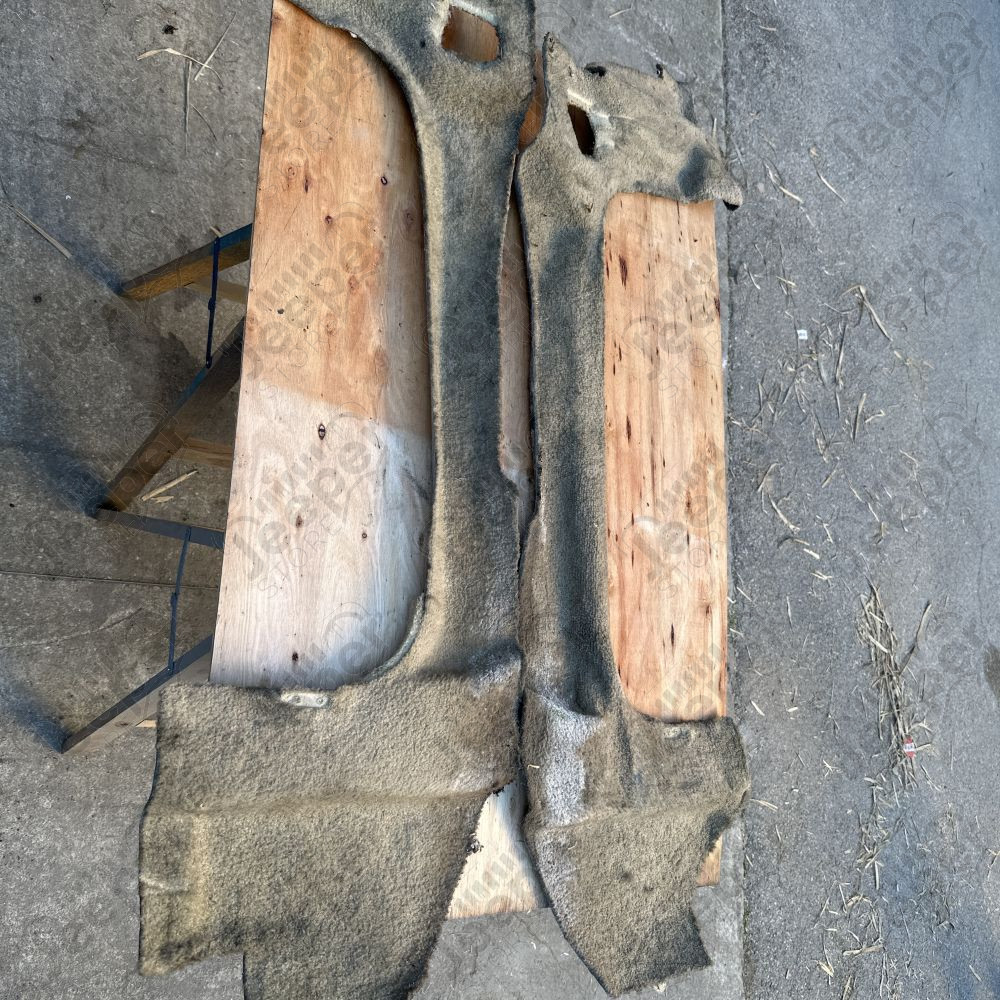 Occasion : Kit 2 bouts de moquette latéral avant couleur beige pour Jeep Wrangler YJ (1987-1995)