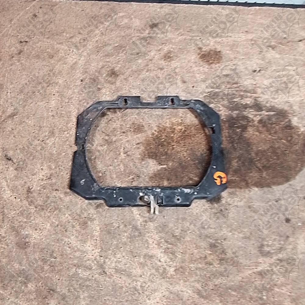 Occasion : Platine de cuvelage pour phare électrique avant gauche pour Jeep YJ, MJ, XJ
