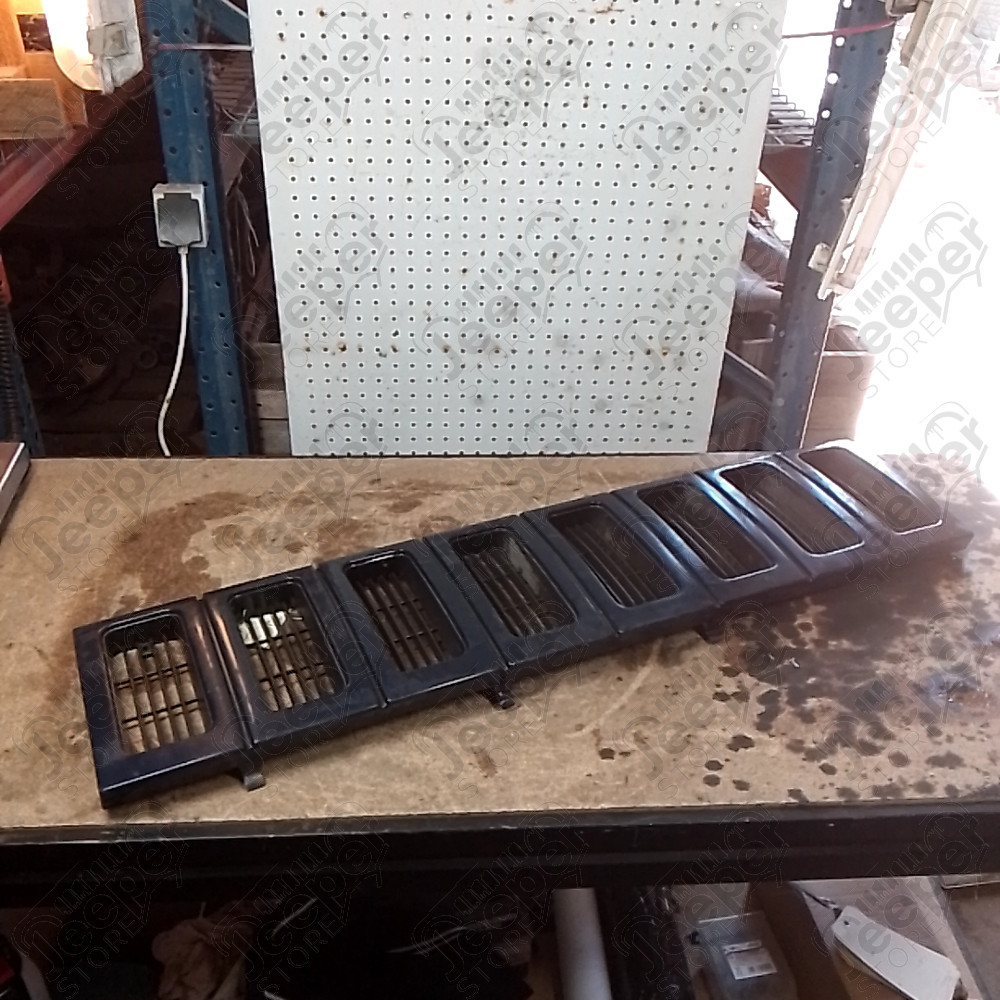 Occasion : Calandre bleue/violette pour Jeep Grand Cherokee ZJ, ZG