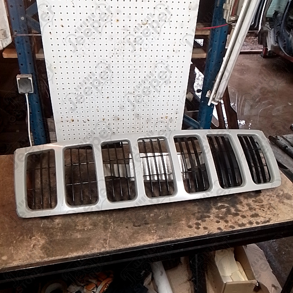 Occasion : Calandre grise pour Jeep Grand Cherokee WH, WK