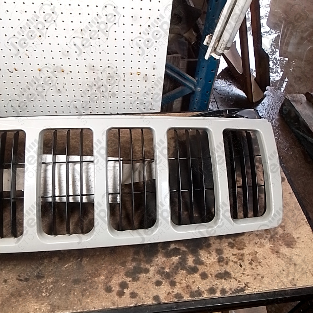 Occasion : Calandre grise pour Jeep Grand Cherokee WH, WK