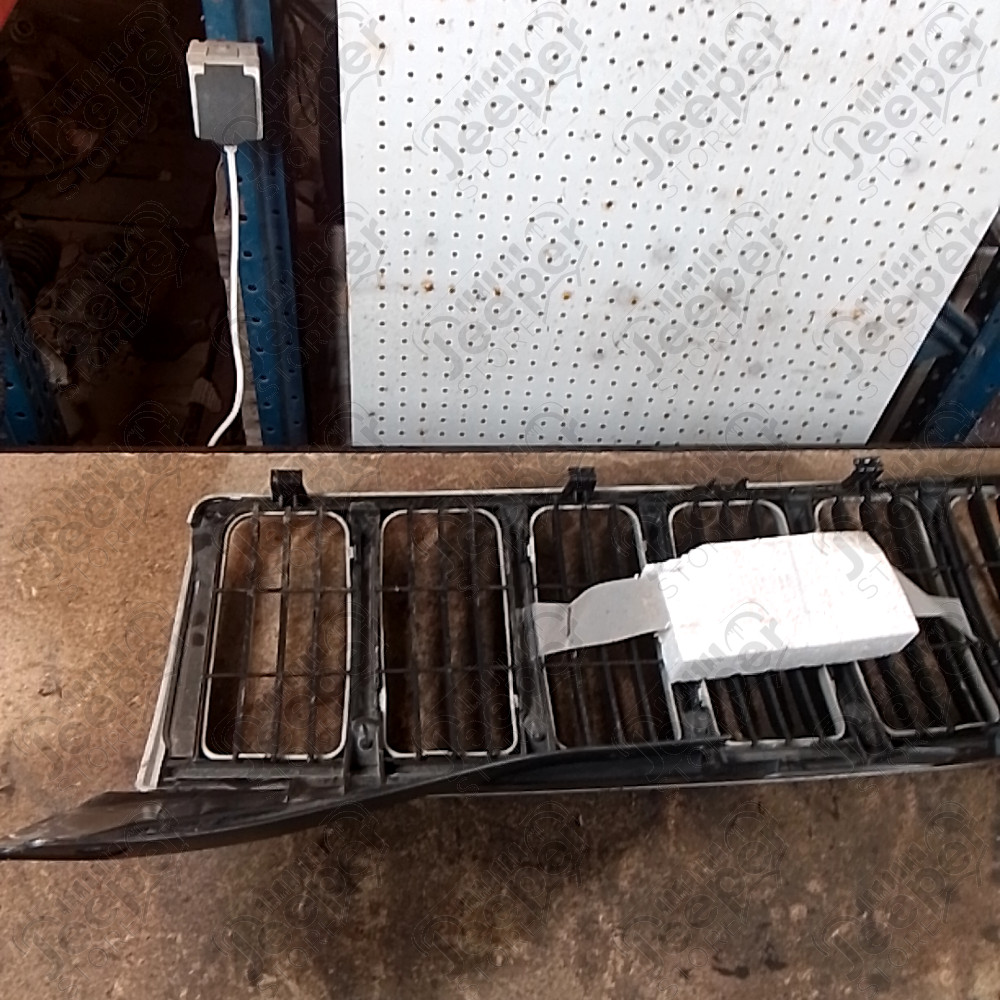 Occasion : Calandre grise pour Jeep Grand Cherokee WH, WK