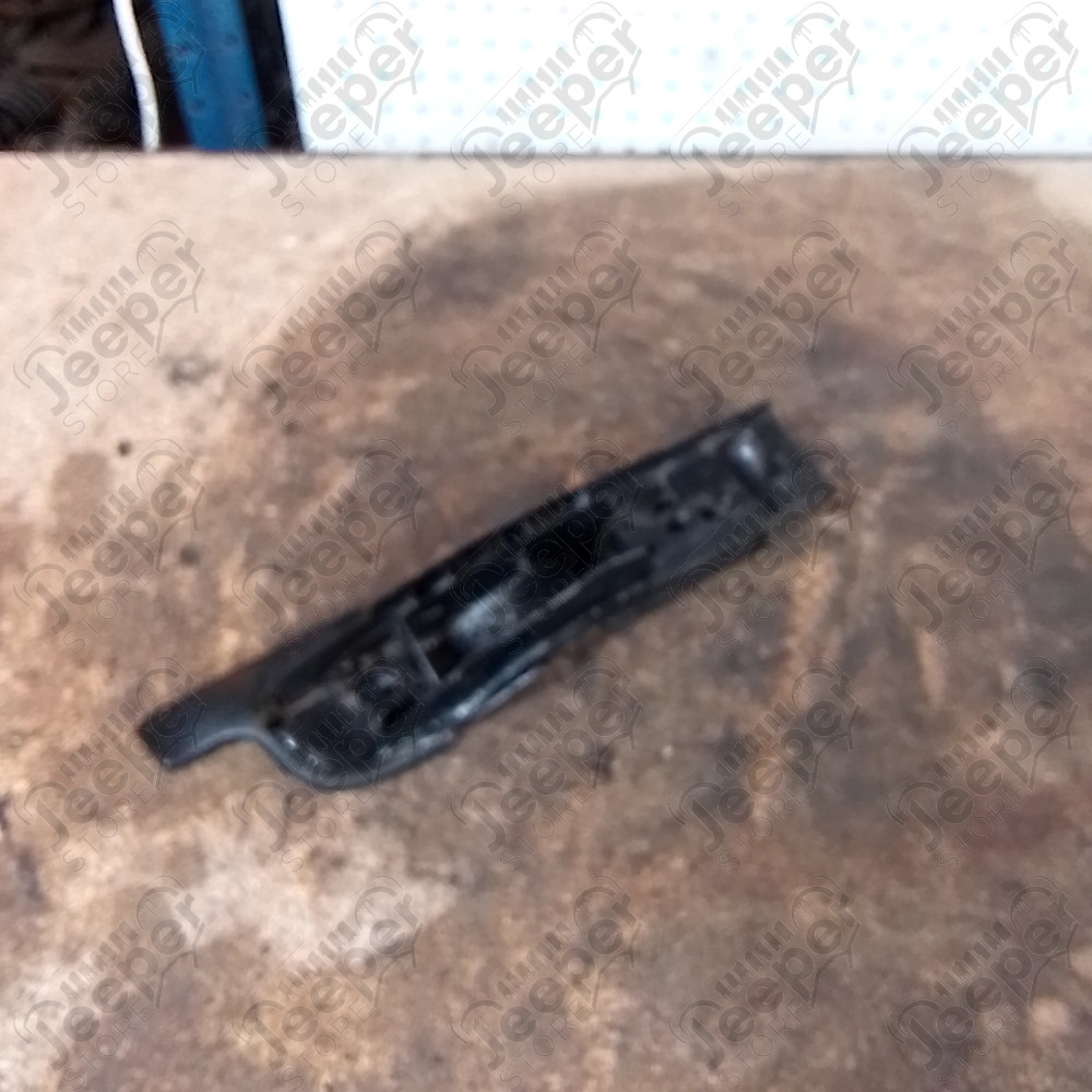 Occasion : Fixation arrière gauche pour barre de toit d'origine pour Jeep Grand Cherokee WJ, WG