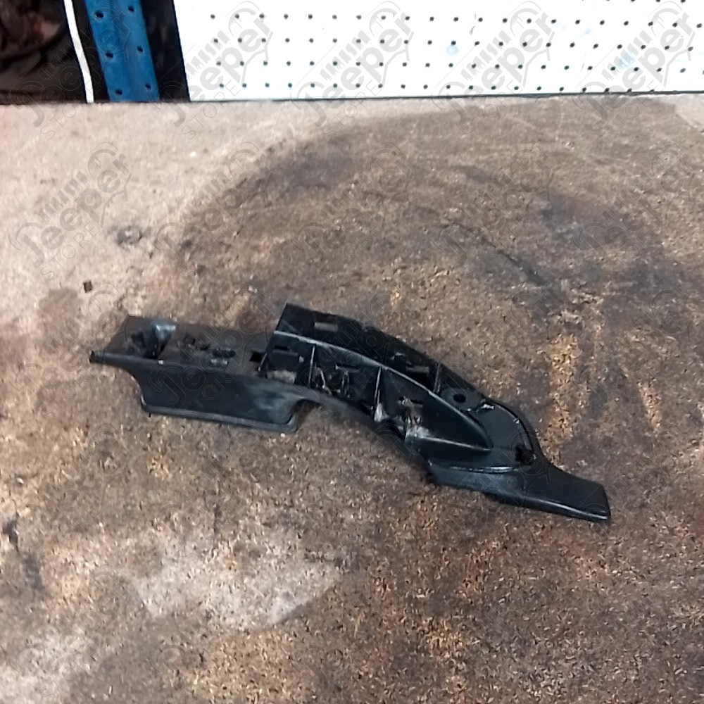 Occasion : Fixation arrière gauche pour barre de toit d'origine pour Jeep Grand Cherokee WJ, WG