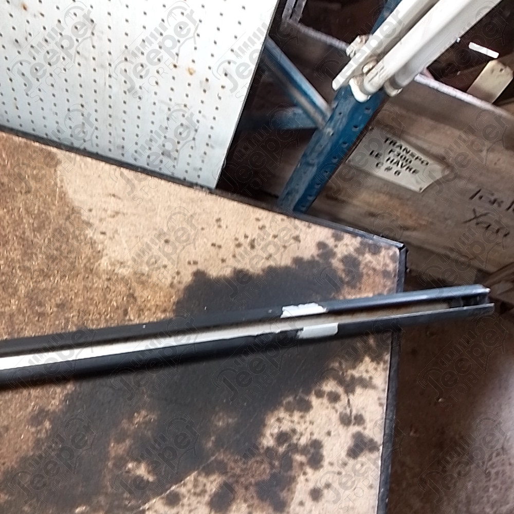 Occasion : Barre de toit d'origine (gauche) pour Jeep Grand Cherokee WJ, WG