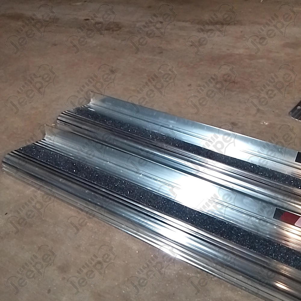 Occasion : Kit de plateaux de marche pied en aluminium avec bande anti dérapante + kit de bavettes pour Jeep divers