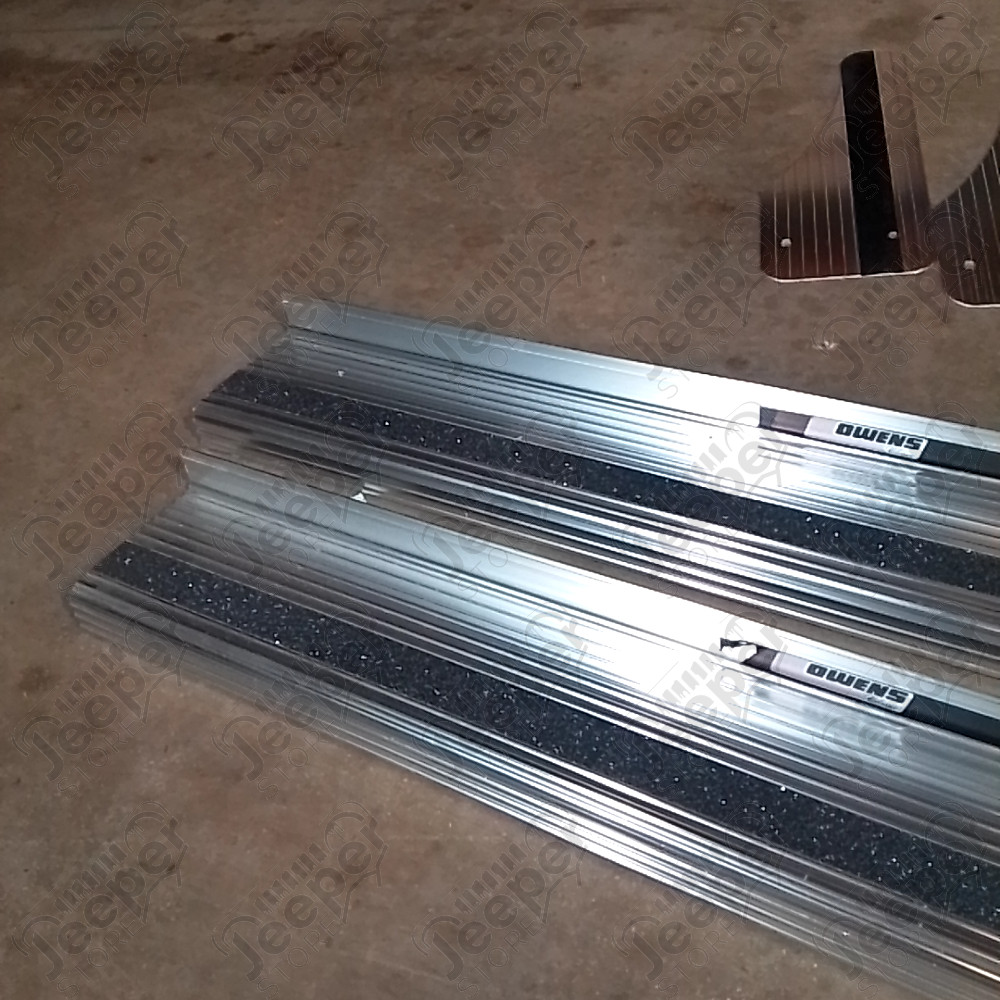 Occasion : Kit de plateaux de marche pied en aluminium avec bande anti dérapante + kit de bavettes pour Jeep divers