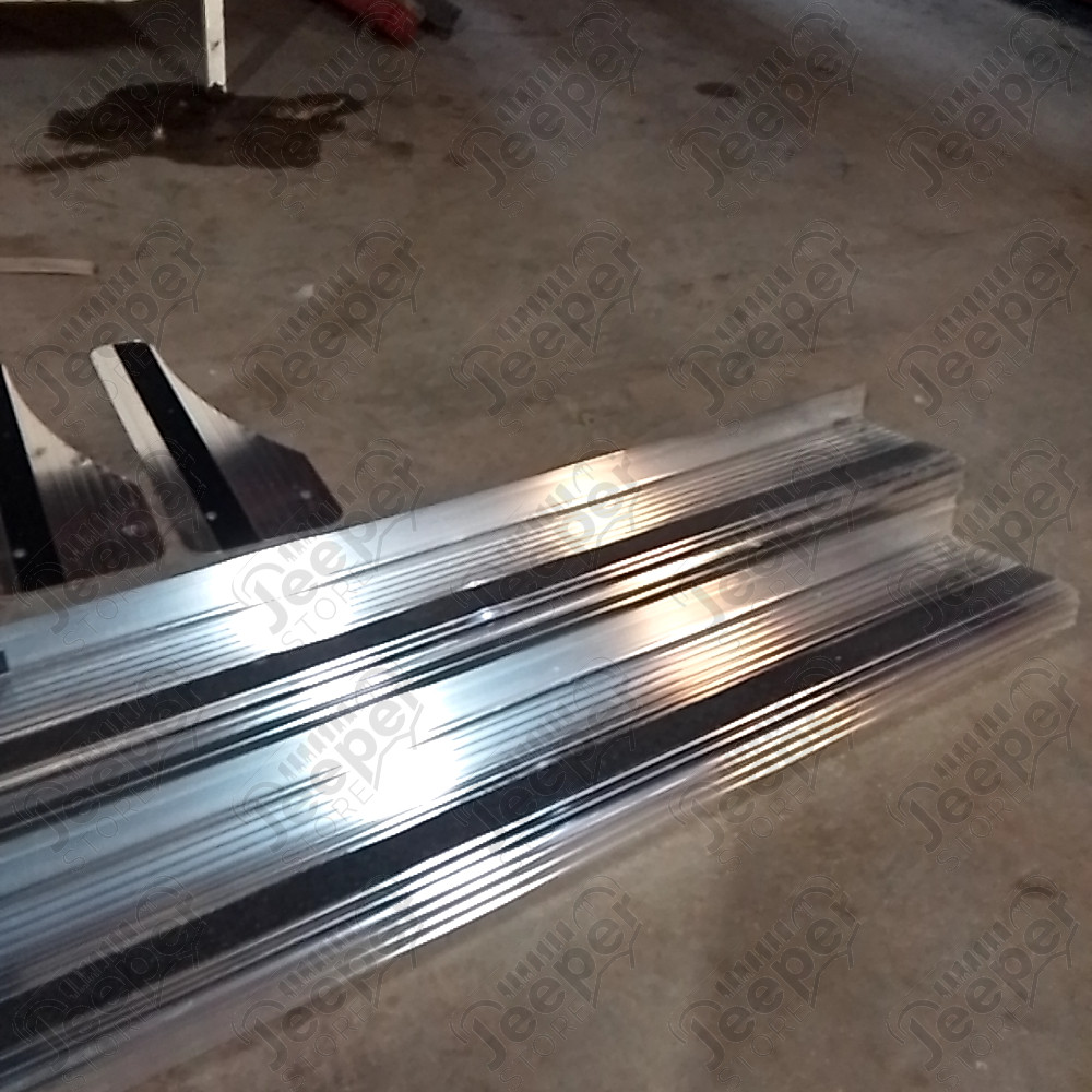 Occasion : Kit de plateaux de marche pied en aluminium avec bande anti dérapante + kit de bavettes pour Jeep divers