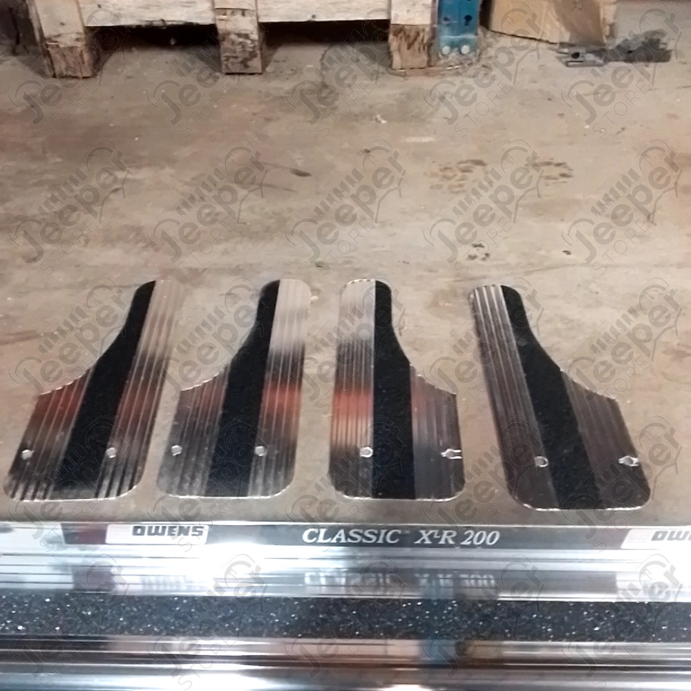 Occasion : Kit de plateaux de marche pied en aluminium avec bande anti dérapante + kit de bavettes pour Jeep divers