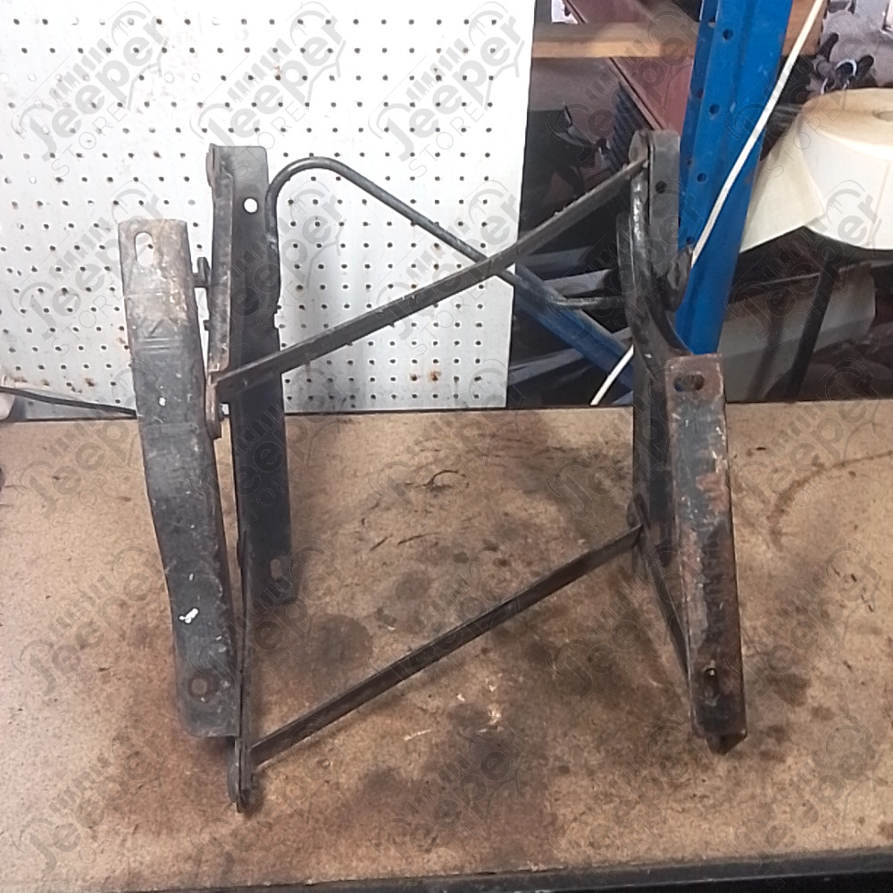 Occasion : Socle de siège avant droit pour Jeep CJ7, CJ8, YJ