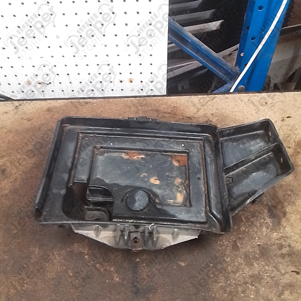 Occasion : Support de batterie avec réservoir d'air de régulateur de vitesses. pour Jeep Wrangler TJ